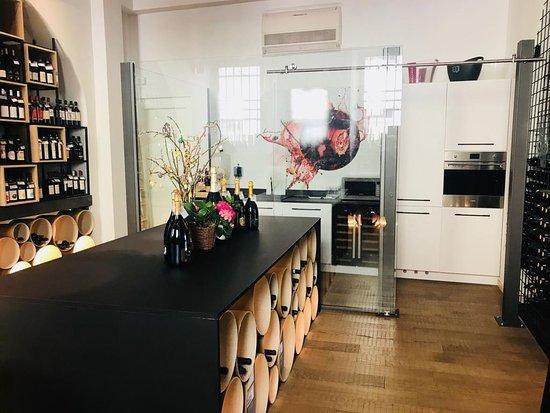 Giovinoto Enoteca & Take Away Food